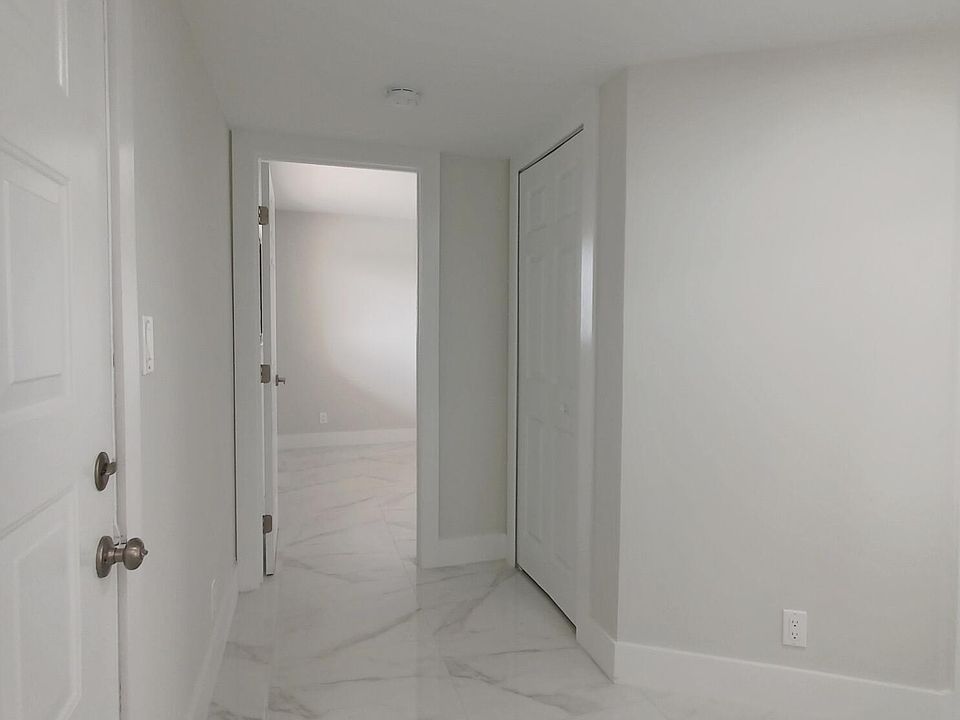 1st image of 7240 Huntington Lane #803
