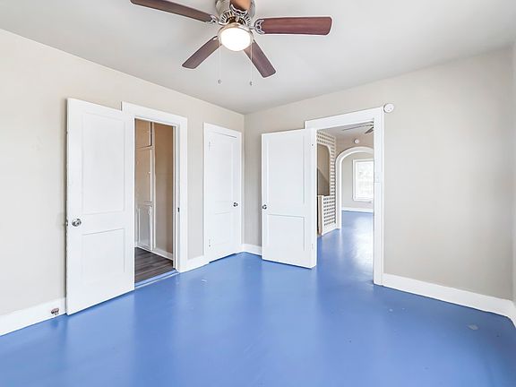 4th image of 3205 Illinois St #3