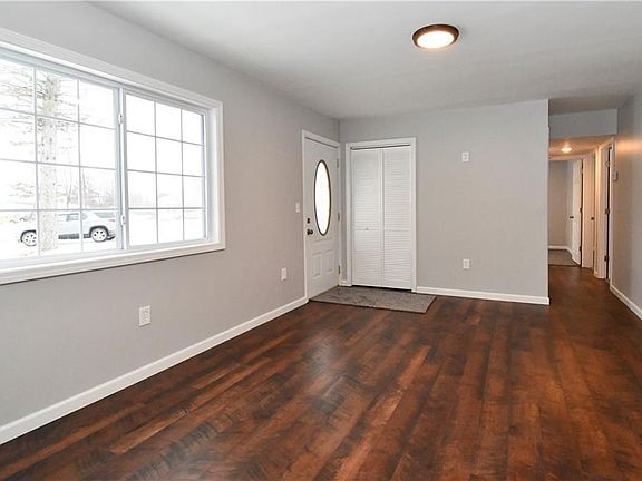 4th image of 339 Delaware Ave