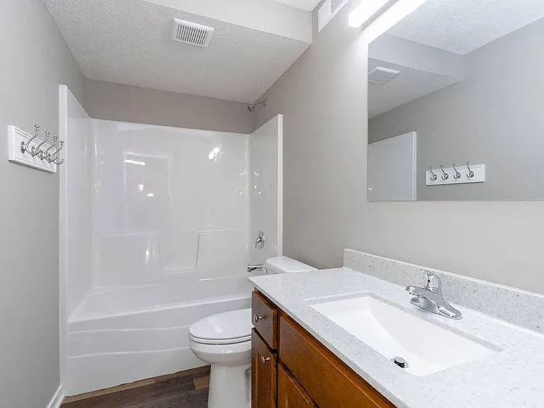2410 Lynn St #3 — Photo 5