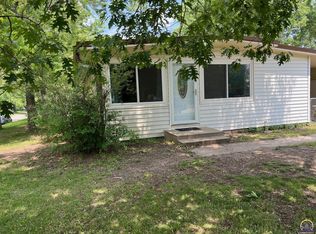 5432 SW 18th St, Topeka, KS 66604