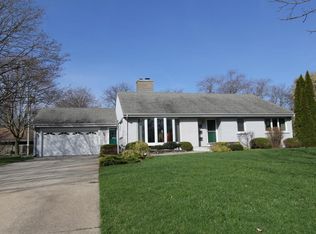 7103 N Crossway Rd, Fox Pt, WI 53217