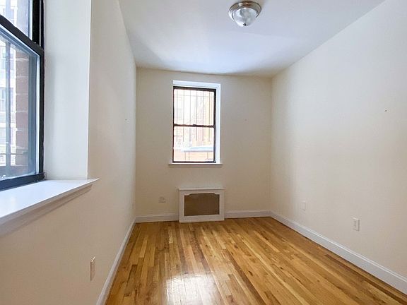 3rd image of 168 W 81st St #F