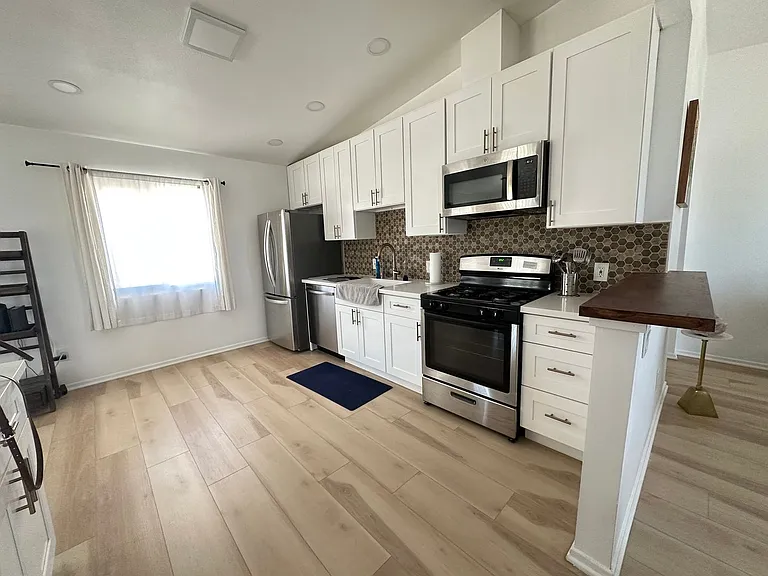 5746 Halsey Ave — Photo 4
