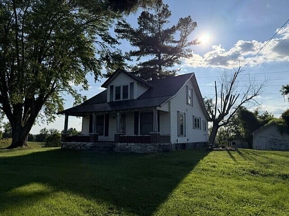 4th image of 3624 State Highway 330 W