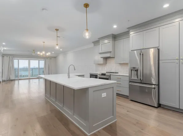 5285 Highpointe Lakes Dr #304, Westerville, OH 43081