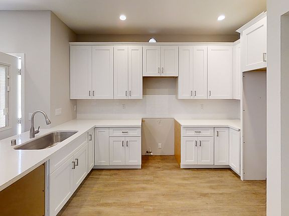 3rd image of 5032 Catoctin Dr