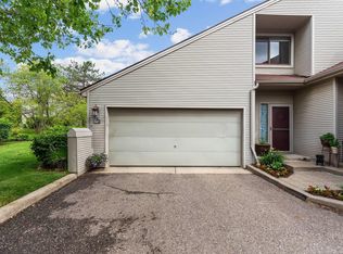 732 Hamilton Ct, Rochester, MI 48307