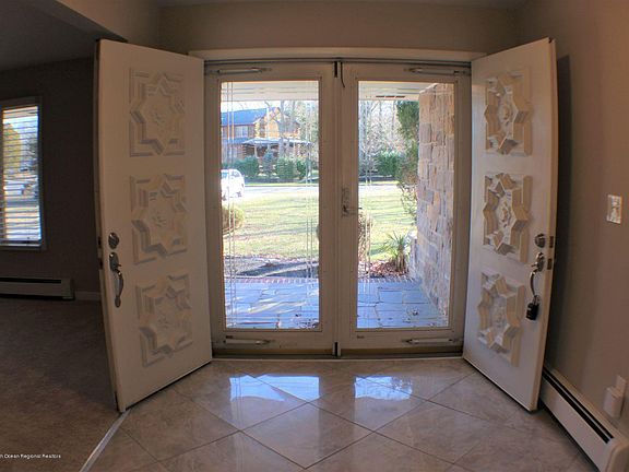 4th image of 258 Quail Ln N