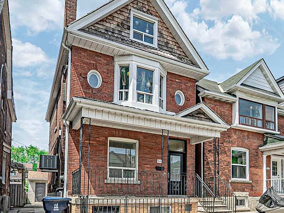 2nd image of 914 Dovercourt Rd