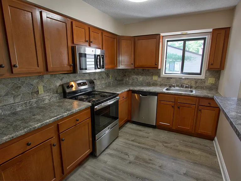 Hollandale Apartments — Photo 32