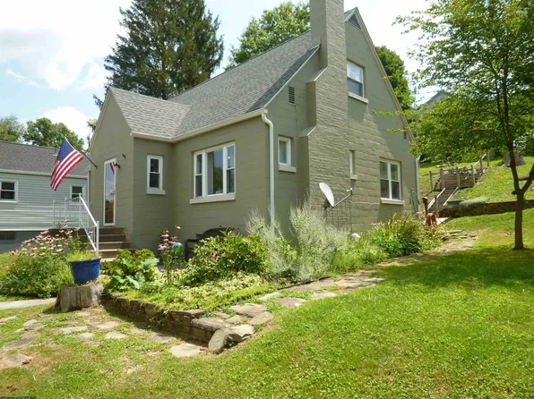 1366 Overhill Rd, Fairmont, WV 26554