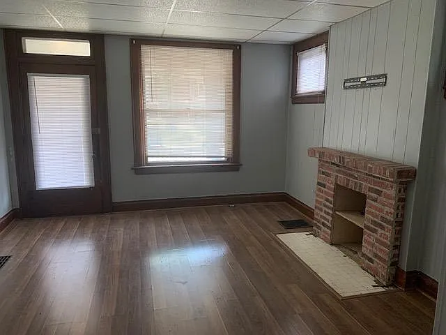 3 bed, 1305 sqft, $1,449 — Photo 3