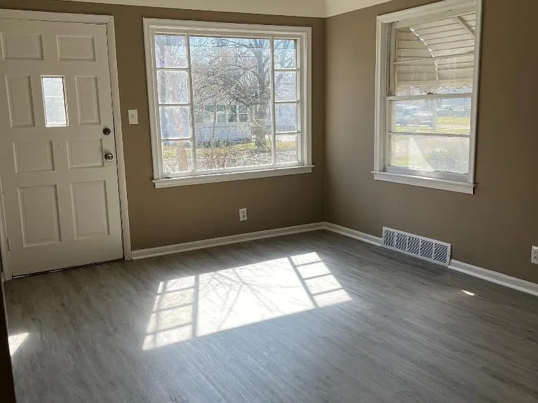 1532 Pettibone Ave — Photo 2