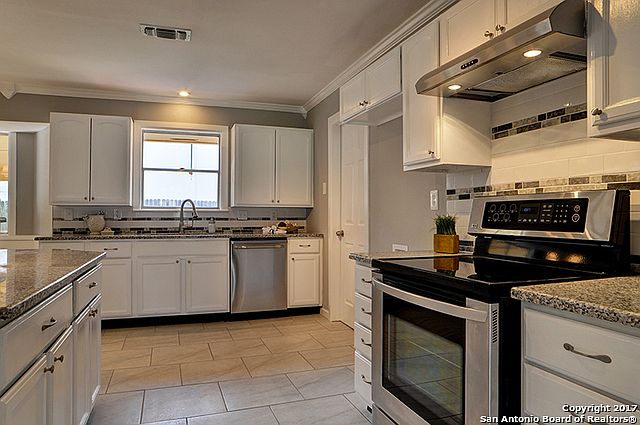 1st image of 103 Cordoba Cir