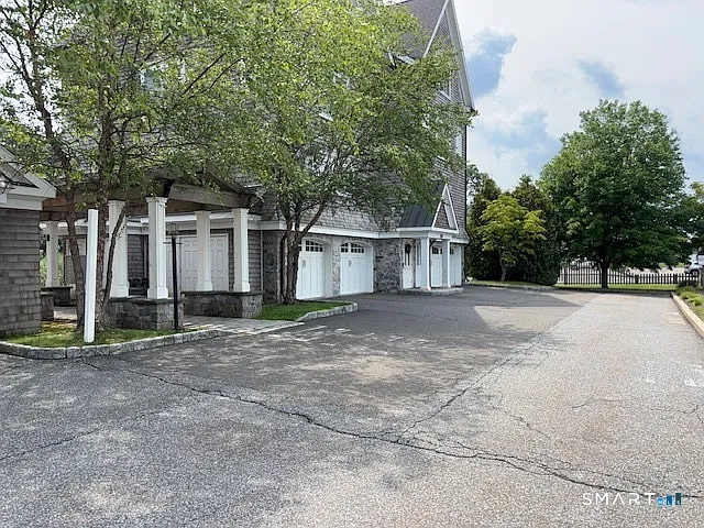 449 New Haven Ave — Photo 3