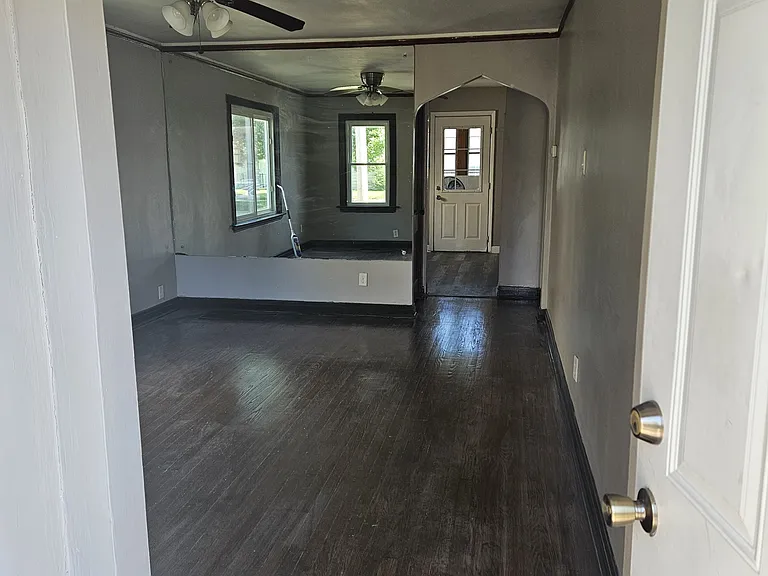 534 Engle St — Photo 5