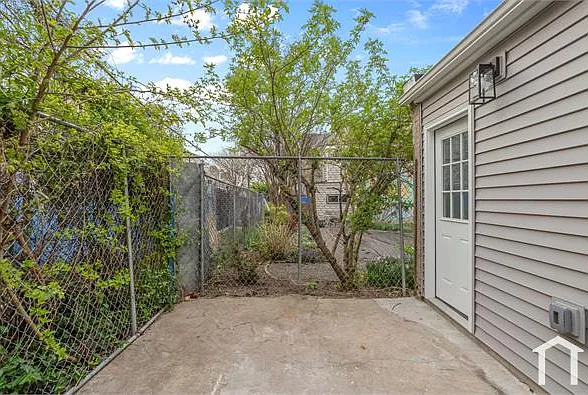 1821 E Oakdale St — Photo 20