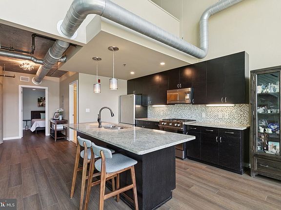 3rd image of 1352 South St Unit 403