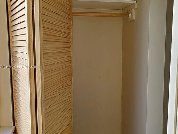 4th image of 13770 NE 20th Pl #3