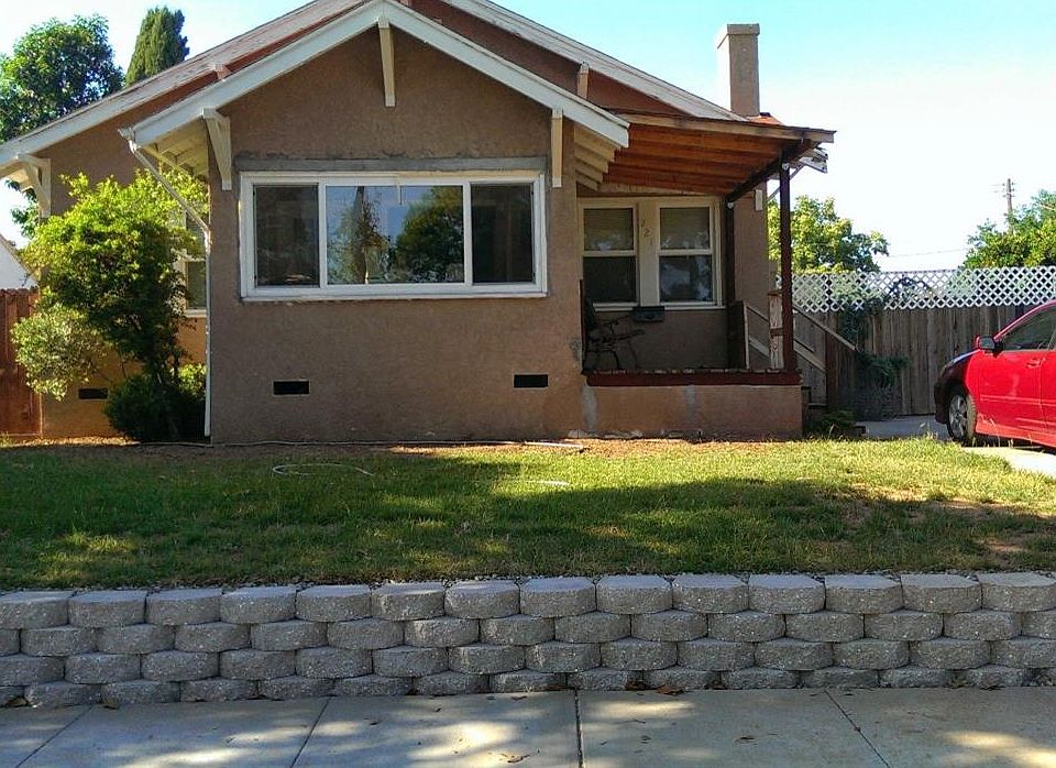 1st image of 221 Redwood Ave