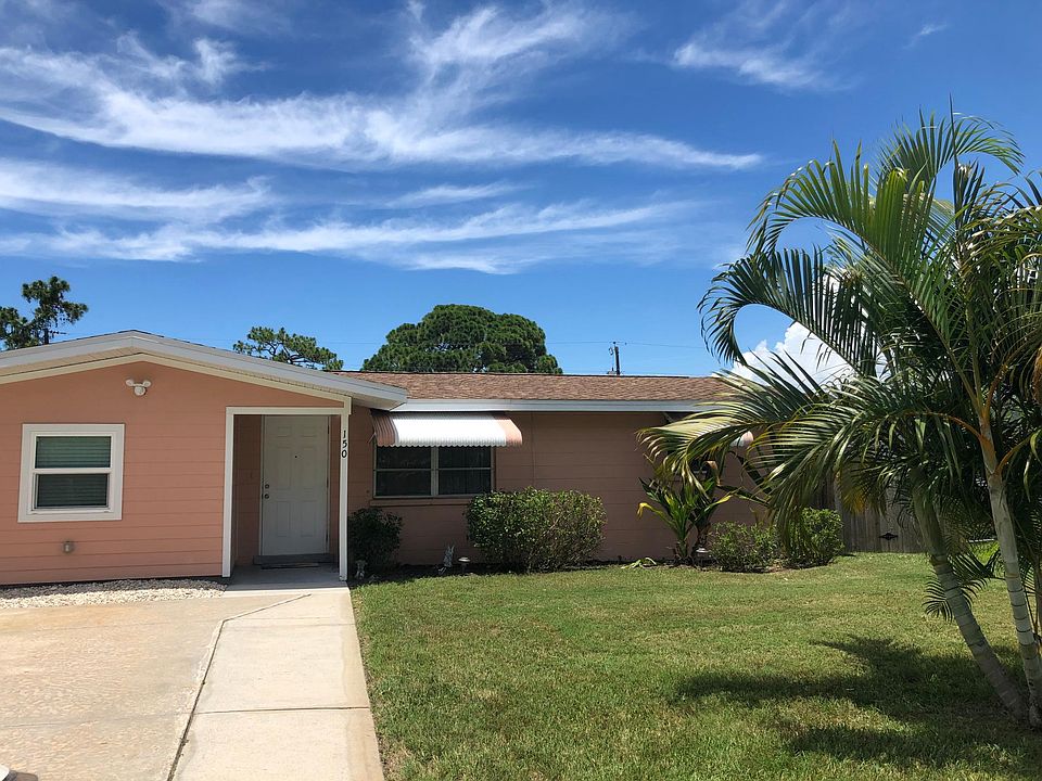 Carol's Bucketlist Cottage - great location, close to beaches, boat ramp and Dearborn Street
