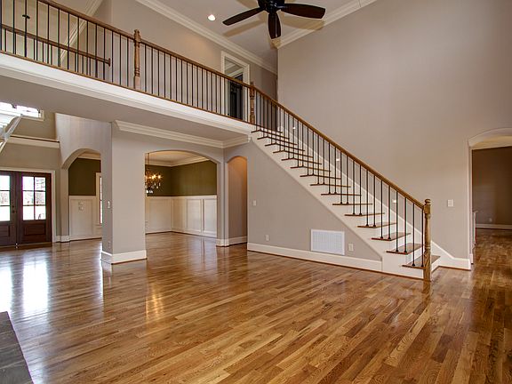 3rd image of 8308 Hunters Dr