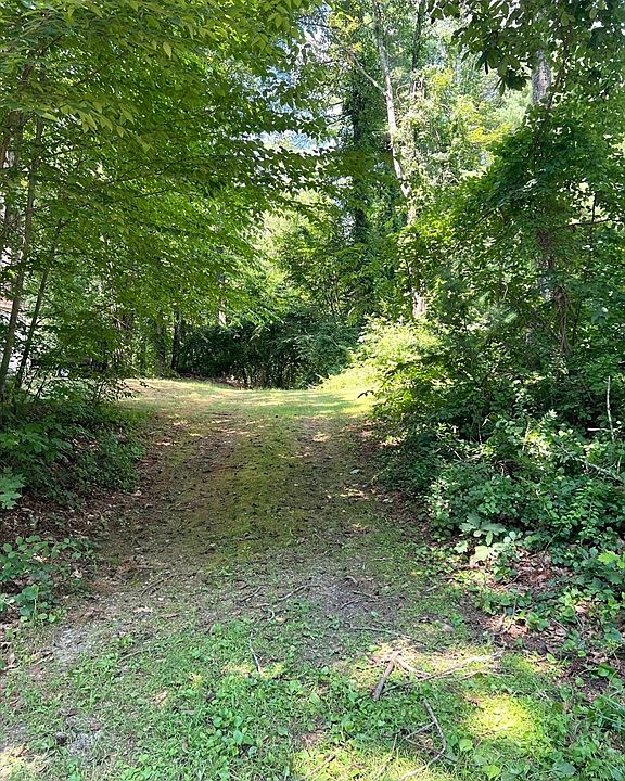 2nd image of 49 Babcock Tavern Rd