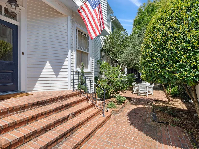 1115 Henry Clay Ave — Photo 4