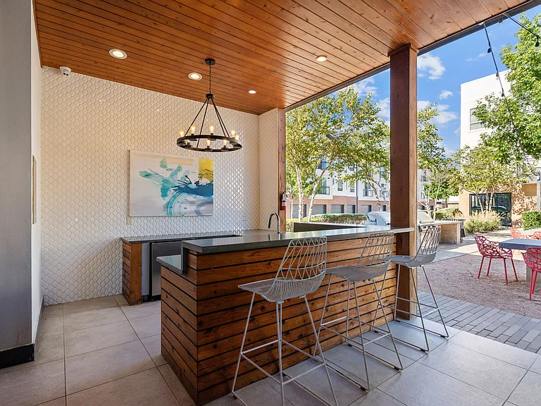 The Scenic at River East — Photo 9
