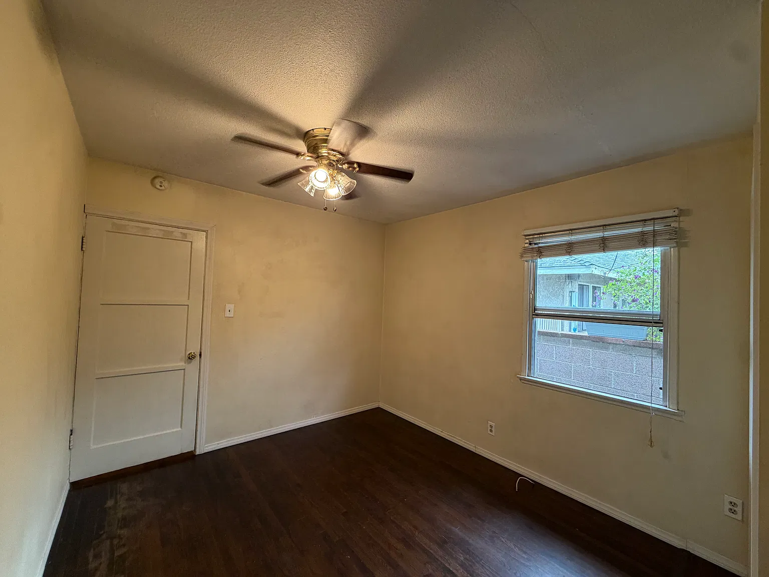 Iroquois Avenue, Long Beach — Photo 4
