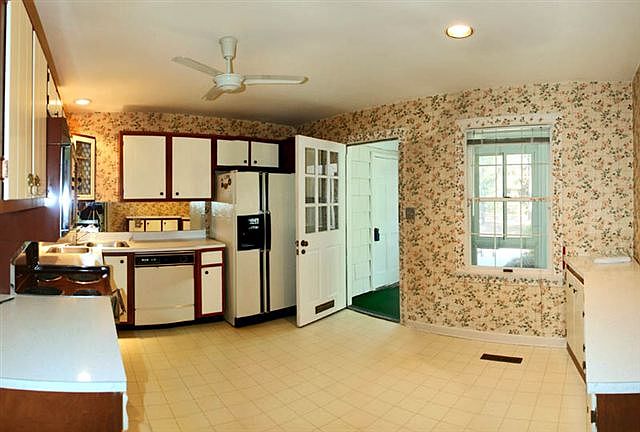 2nd image of 60 Village Green Cir