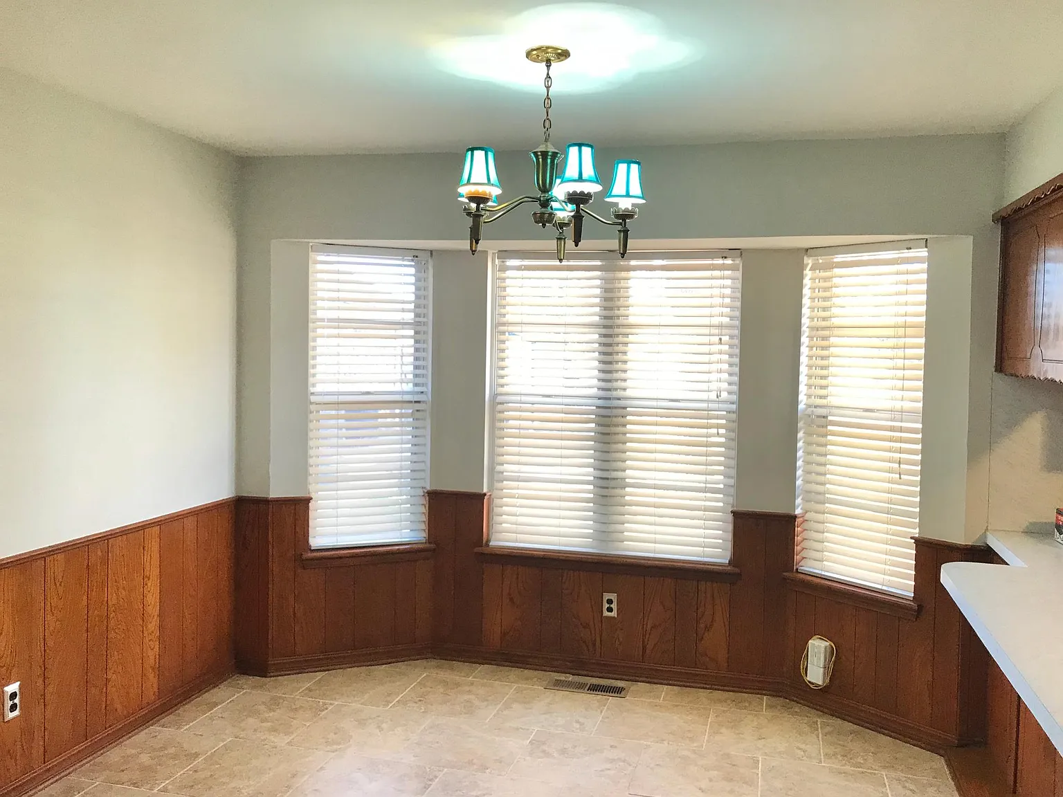 6813 N Grove Ave — Photo 3