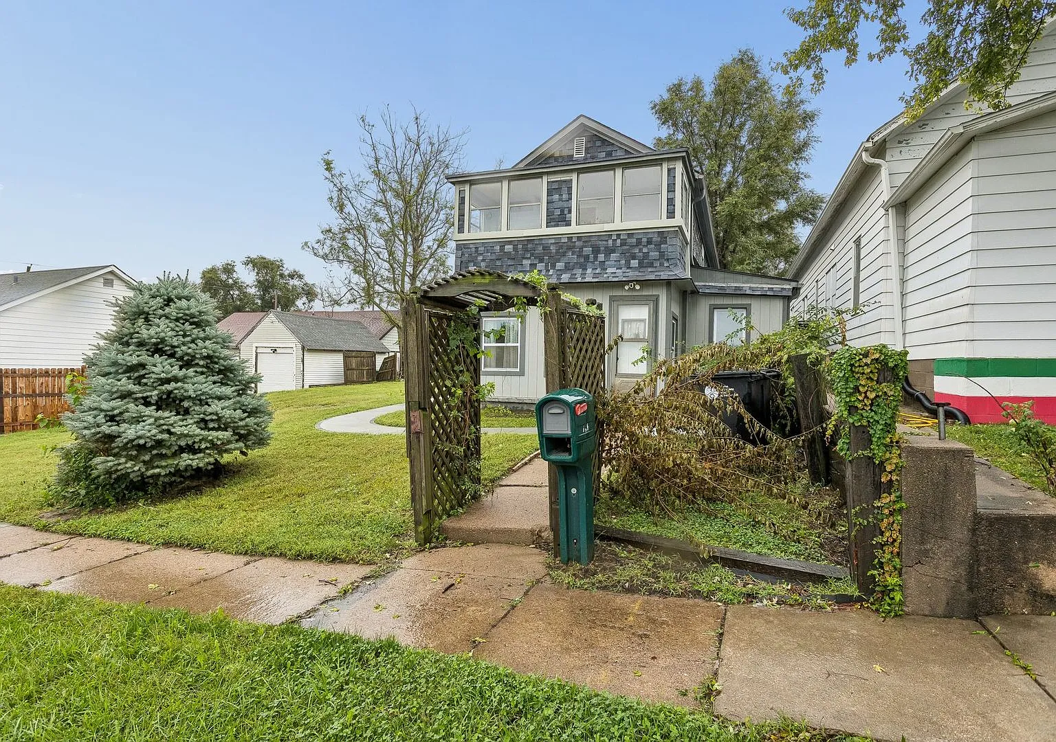 Spacious 3-Bedroom, 2-Bath Home Near Downtown Omaha! — Photo 2