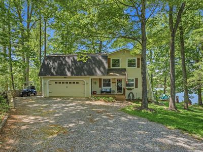 497 Long Island Dr, Moneta, VA, 24121