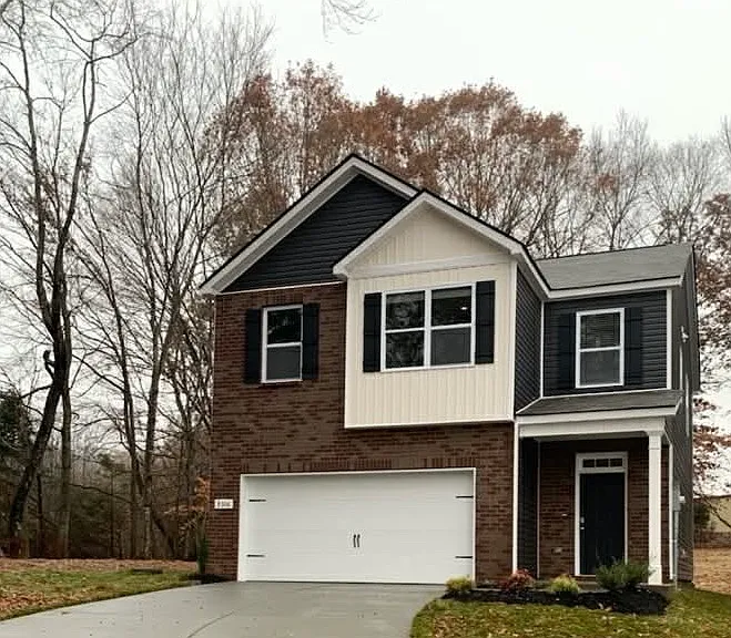 War Eagles Way — Photo 1