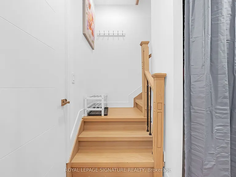 31 Edinburgh Dr — Photo 5