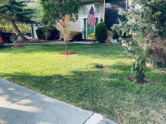 3rd image of 877 E Harwood Ln