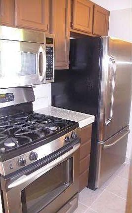 4th image of 10960 Ashton Avenue 404