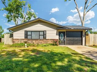 513 S 12th St, Rogers, AR 72756