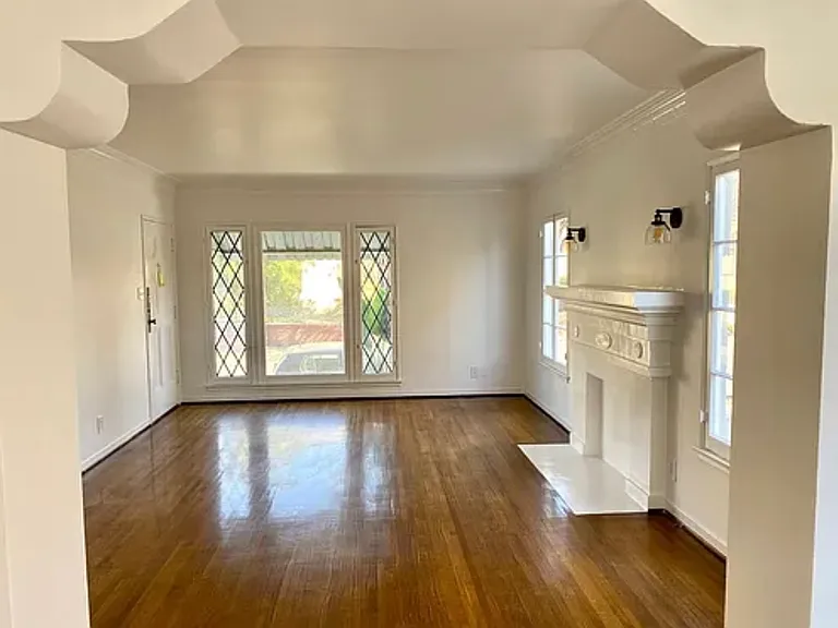 917 Alandele Ave #917 — Photo 5