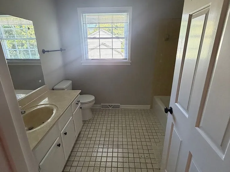 747 Mooreland Dr — Photo 8
