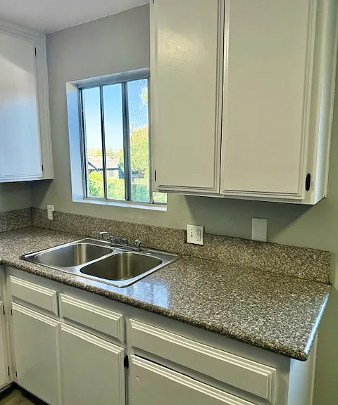 210 Hamlet St #202 — Photo 3
