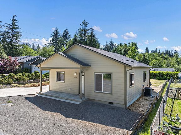 2nd image of 439 Sunnyhill Road W
