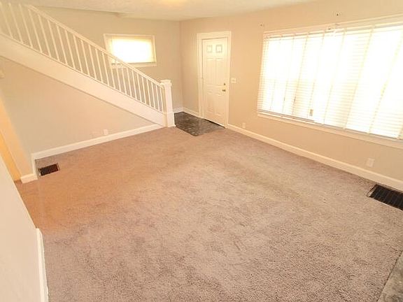 5th image of 976 W 29th St