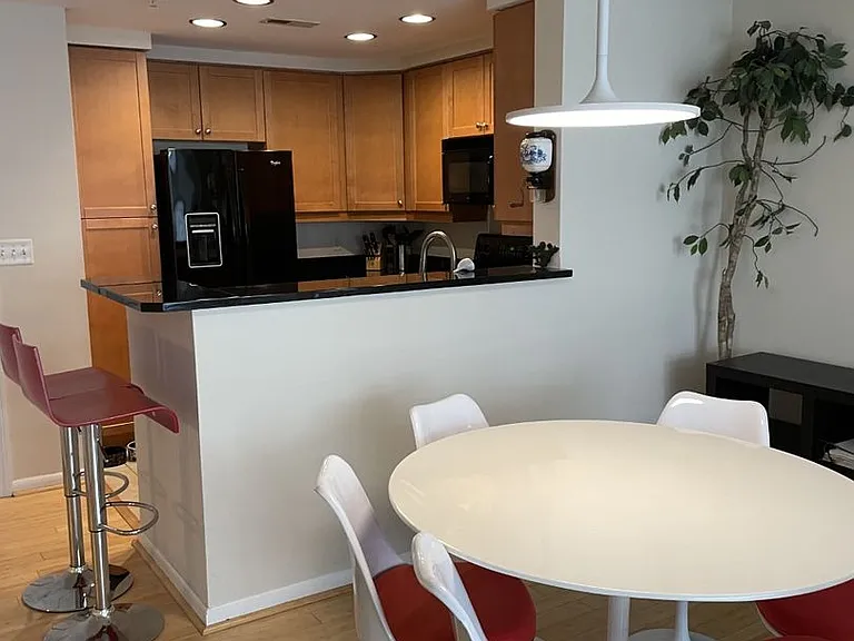 1111 11th St NW #201 — Photo 9