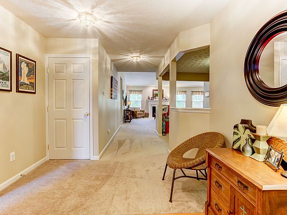 4th image of 974 Greengate Dr