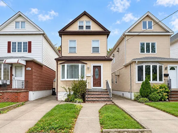 8827 Aubrey Ave, Ridgewood, NY 11385