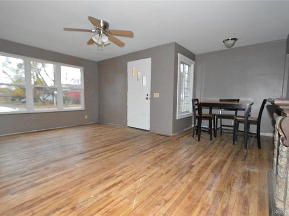 3rd image of 821 S Walnut St