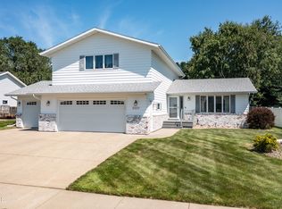 3227 Nevada St, Bismarck, ND 58503
